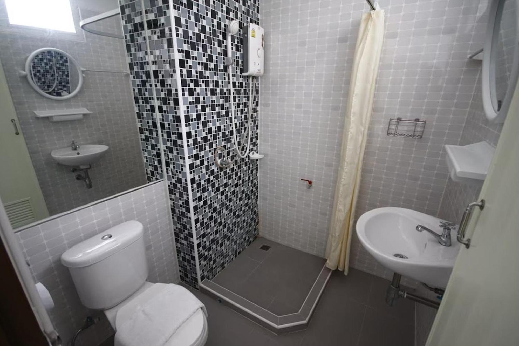 La Viva Hotel Buriram Eksteriør bilde